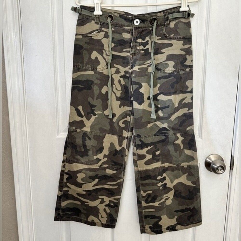 Vintage Z Cavaricci camouflage denim embroidered cropped pants Girls Size 14